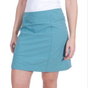 EXCELLENT CONDITION SIZE 8 GREEN ROYAL ROBBINS DISCOVERY SKORT